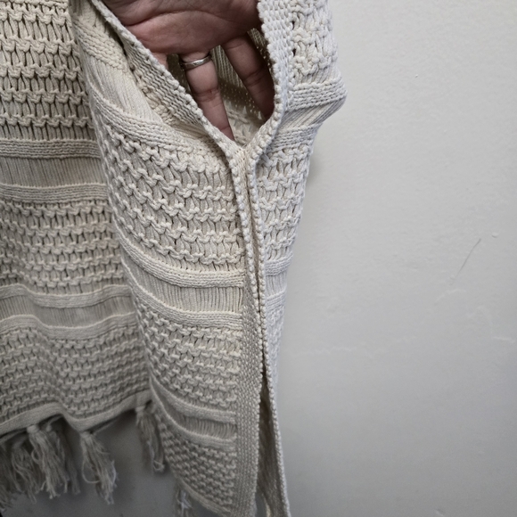 J Jill Fringe Boardwalk Open Stitch Poncho Sweater M L Beige Crochet Boho - Picture 6 of 7